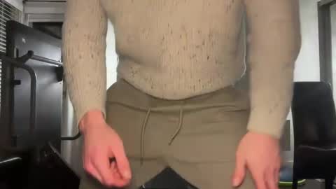 Snapshot of therealveggieboy chatting on 12/12/24, 02:26 Pookie online show from 12/12/24, 02:26