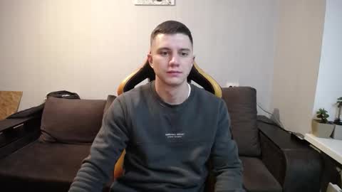 Snapshot of theroadtomars chatting on 11/06/25, 09:15 Nick online show from 11/06/25, 09:15