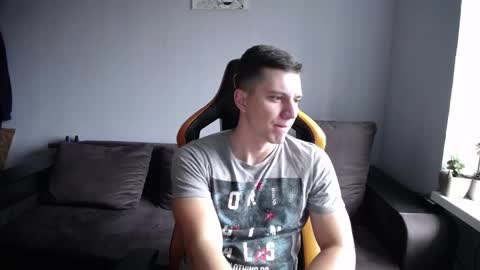 Snapshot of theroadtomars chatting on 11/12/25, 10:04 Nick online show from 11/12/25, 10:04