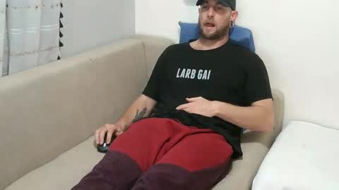 Snapshot of thesagie chatting on 12/07/24, 03:58 VEGAS online show from 12/07/24, 03:58