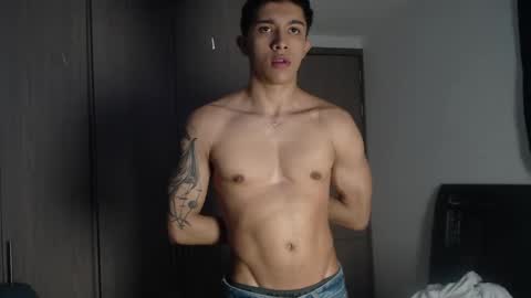 Snapshot of thesaint_xxx chatting on 10/18/25, 03:09 thesaint_xxx online show from 10/18/25, 03:09