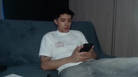 Snapshot of thesaint_xxx chatting on 10/20/25, 02:34 thesaint_xxx online show from 10/20/25, 02:34