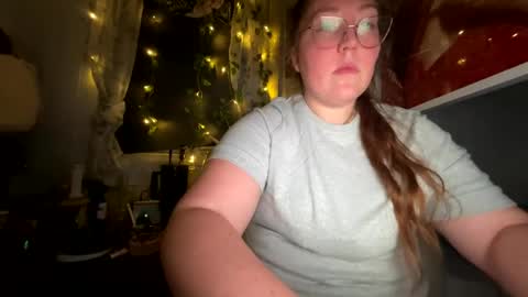 Snapshot of thesashadomme chatting on 12/18/24, 02:42 The Sasha Domme online show from 12/18/24, 02:42