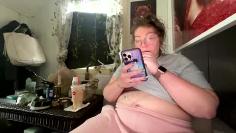 Snapshot of thesashadomme chatting on 01/02/25, 04:56 The Sasha Domme online show from 01/02/25, 04:56