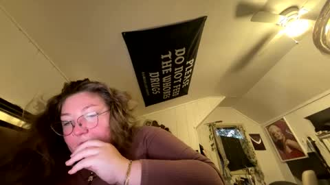 Snapshot of thesashadomme chatting on 01/13/25, 09:52 The Sasha Domme online show from 01/13/25, 09:52