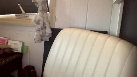 Snapshot of thesashadomme chatting on 10/03/25, 09:45 The Sasha Domme online show from 10/03/25, 09:45