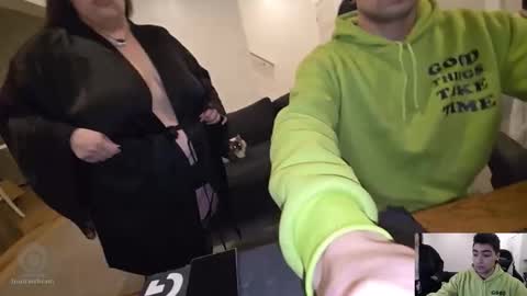 Snapshot of theslutcouple98 chatting on 01/17/26, 03:00 theslutcouple98 online show from 01/17/26, 03:00