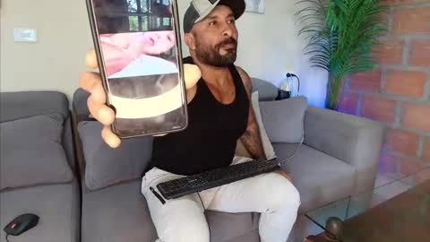 Snapshot of thestraightroom chatting on 03/09/26, 06:23 thestraightroom online show from 03/09/26, 06:23