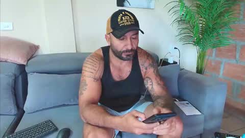 Snapshot of thestraightroom chatting on 03/13/26, 12:12 thestraightroom online show from 03/13/26, 12:12