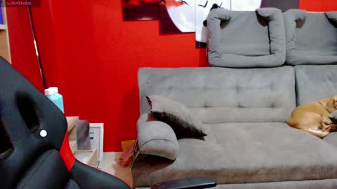 Snapshot of thesweethari chatting on 01/11/25, 02:52 I dont do real meetings My bio online show from 01/11/25, 02:52