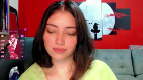 Snapshot of thesweethari chatting on 03/01/25, 01:32 I dont do real meetings My bio online show from 03/01/25, 01:32