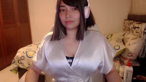 Snapshot of thetalkingbutt chatting on 12/06/24, 01:51 Mai online show from 12/06/24, 01:51