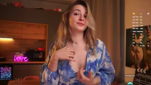 Mia online show from 10/02/25, 04:36