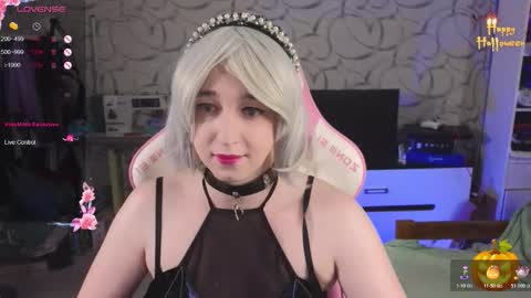 Snapshot of thetrixy chatting on 10/31/25, 03:57 The Great And Powerful Trixie online show from 10/31/25, 03:57