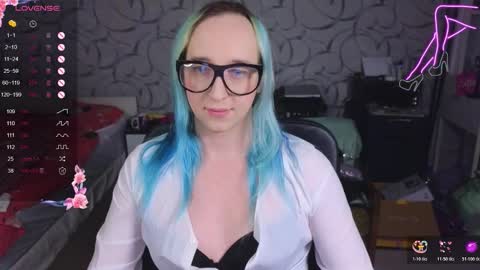 Snapshot of thetrixy chatting on 11/13/25, 06:45 The Great And Powerful Trixie online show from 11/13/25, 06:45