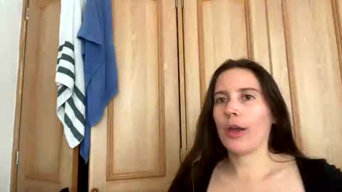 Nicole online show from 10/18/25, 05:57