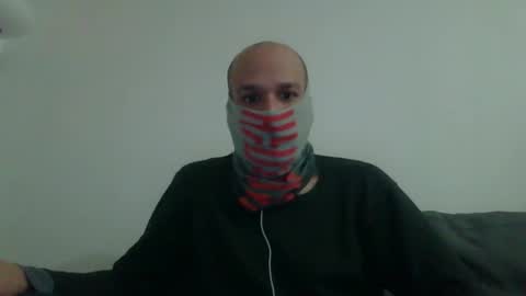 Scarf guy online show from 01/02/25, 05:50