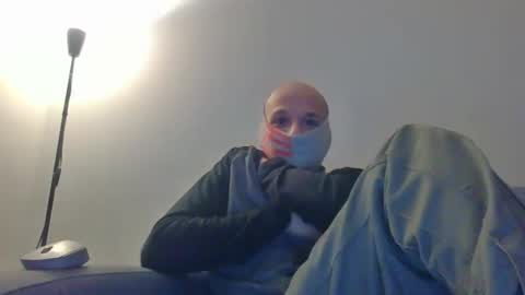 Scarf guy online show from 02/18/25, 06:37