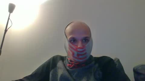 Scarf guy online show from 02/19/25, 06:43