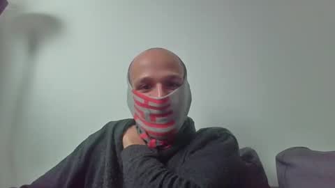 Scarf guy online show from 02/21/25, 09:56