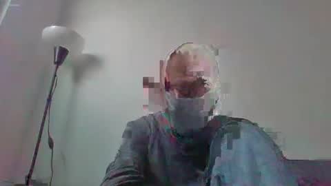 Scarf guy online show from 02/26/25, 04:45