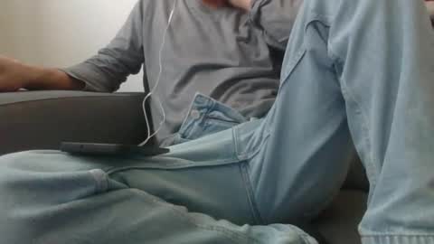 Snapshot of thetubedscarfguy chatting on 03/31/26, 05:13 Scarf guy online show from 03/31/26, 05:13