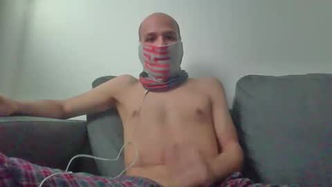 Snapshot of thetubedscarfguy chatting on 04/09/26, 06:41 Scarf guy online show from 04/09/26, 06:41