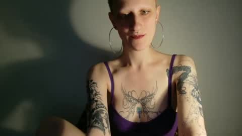 pinky promise online show from 07/08/26, 09:14