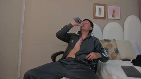 Thiago  online show from 03/19/26, 08:24