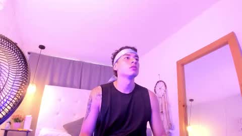 Snapshot of thiago_2003_ chatting on 03/27/26, 12:38 Thiago online show from 03/27/26, 12:38