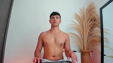 Snapshot of thiago_connor21 chatting on 12/02/25, 06:14 Thiago online show from 12/02/25, 06:14