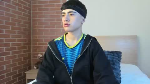 Snapshot of thiago_dv chatting on 07/22/26, 01:58 Thiago online show from 07/22/26, 01:58