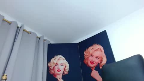 Snapshot of thiago_fosterr1 chatting on 12/18/24, 10:35 Thiago online show from 12/18/24, 10:35