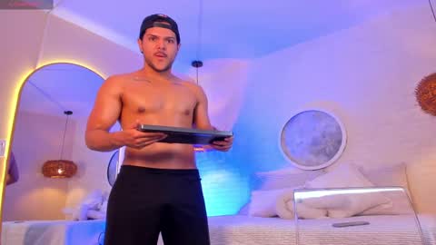 Thiago online show from 11/10/25, 10:36