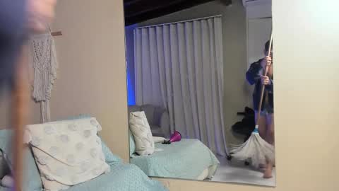 Snapshot of thiago_moretti chatting on 02/07/26, 09:02 THIAGO online show from 02/07/26, 09:02