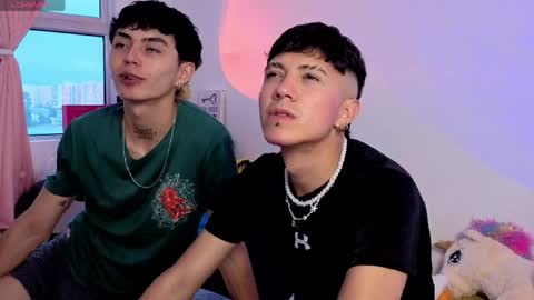 Snapshot of thiago_n_sam chatting on 04/04/26, 09:01 thiago_n_sam online show from 04/04/26, 09:01