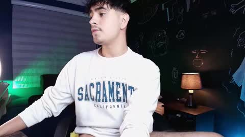 Snapshot of thiago_rockwell chatting on 11/28/25, 01:19 Thiago online show from 11/28/25, 01:19