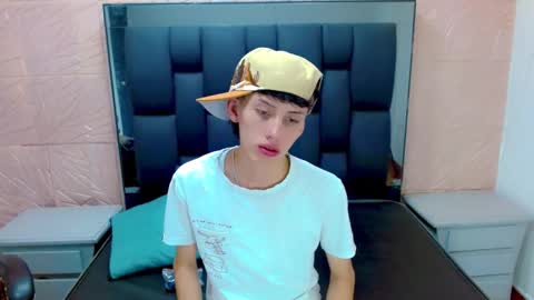 thiago_twink38 online show from 11/08/25, 04:23