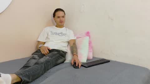 Snapshot of thiagobrooks_ chatting on 07/07/26, 12:20 thiagobrooks_ online show from 07/07/26, 12:20