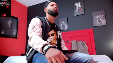 Thia Gomez online show from 12/28/24, 12:24