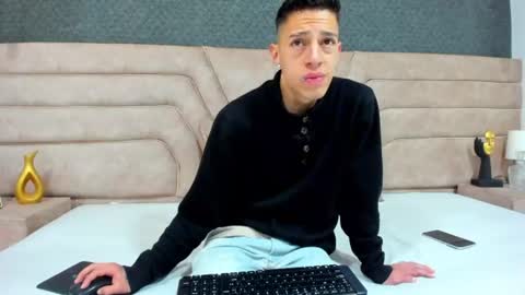 Thiago   online show from 06/16/26, 01:25