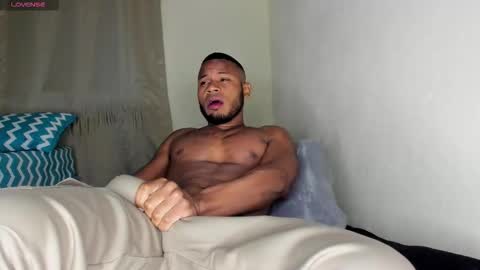 Thiago Instagram   online show from 11/29/25, 04:37