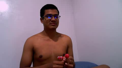 Snapshot of thiagovega_ chatting on 04/20/26, 03:31 thiagovega_ online show from 04/20/26, 03:31