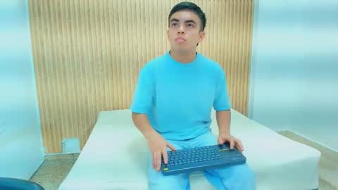 Snapshot of thiam_keller chatting on 03/30/26, 09:05 Thiam online show from 03/30/26, 09:05