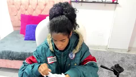 thianahorny online show from 12/04/25, 12:14