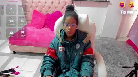 thianahorny online show from 12/17/25, 12:11