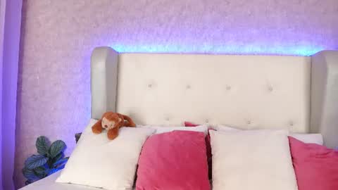 ThianaLopez online show from 06/24/26, 07:57