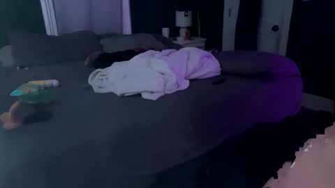 Snapshot of thick_d_energy chatting on 03/08/26, 09:24 Thick D Bottom online show from 03/08/26, 09:24