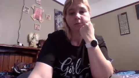 thickblonde_92 online show from 10/13/25, 02:28