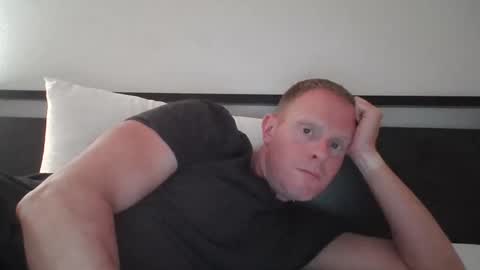 Snapshot of thickkredd8 chatting on 03/11/26, 02:06 thickkredd8 online show from 03/11/26, 02:06